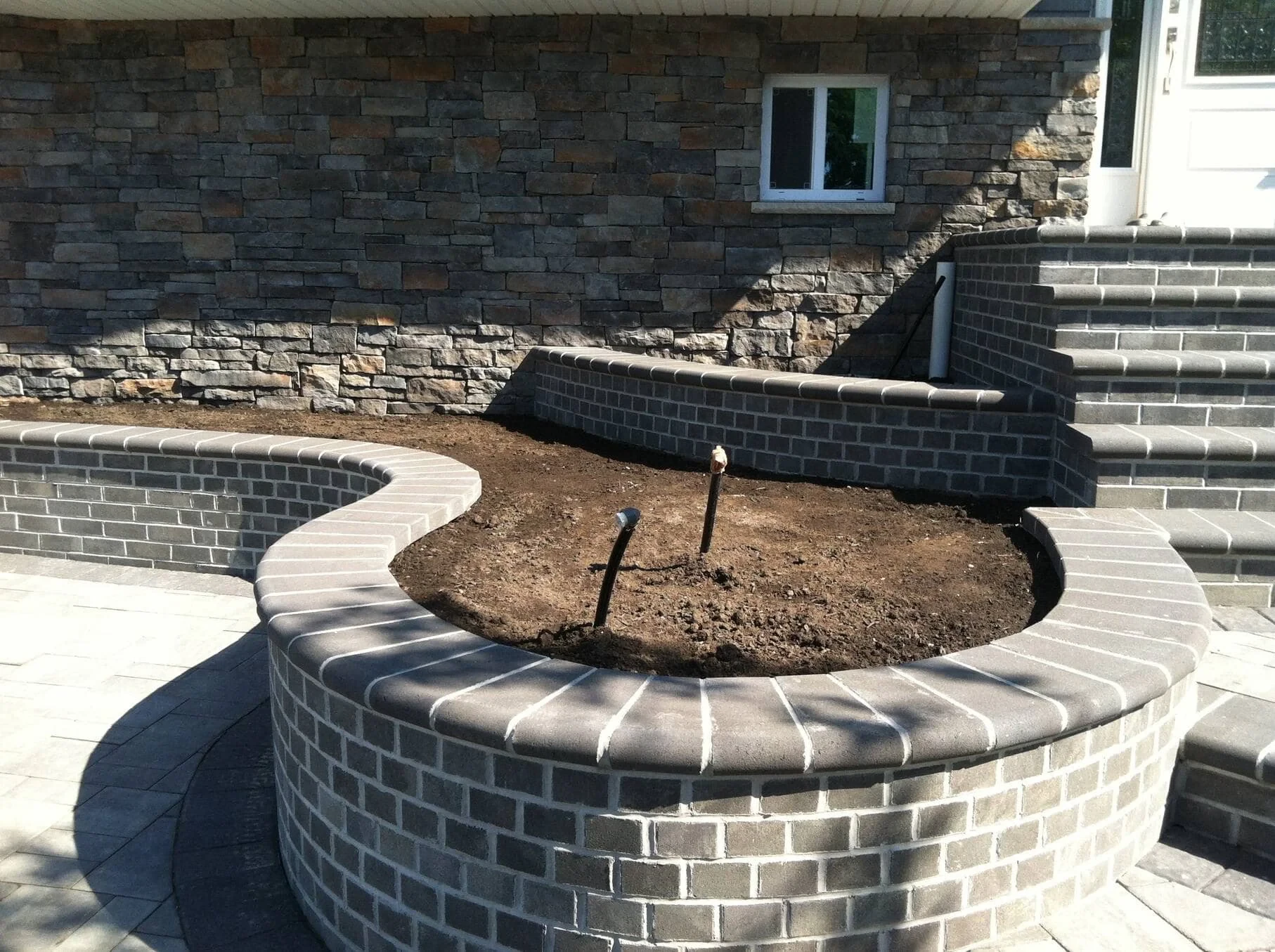 Curved Brick Planter Design Mclennan County Texas
