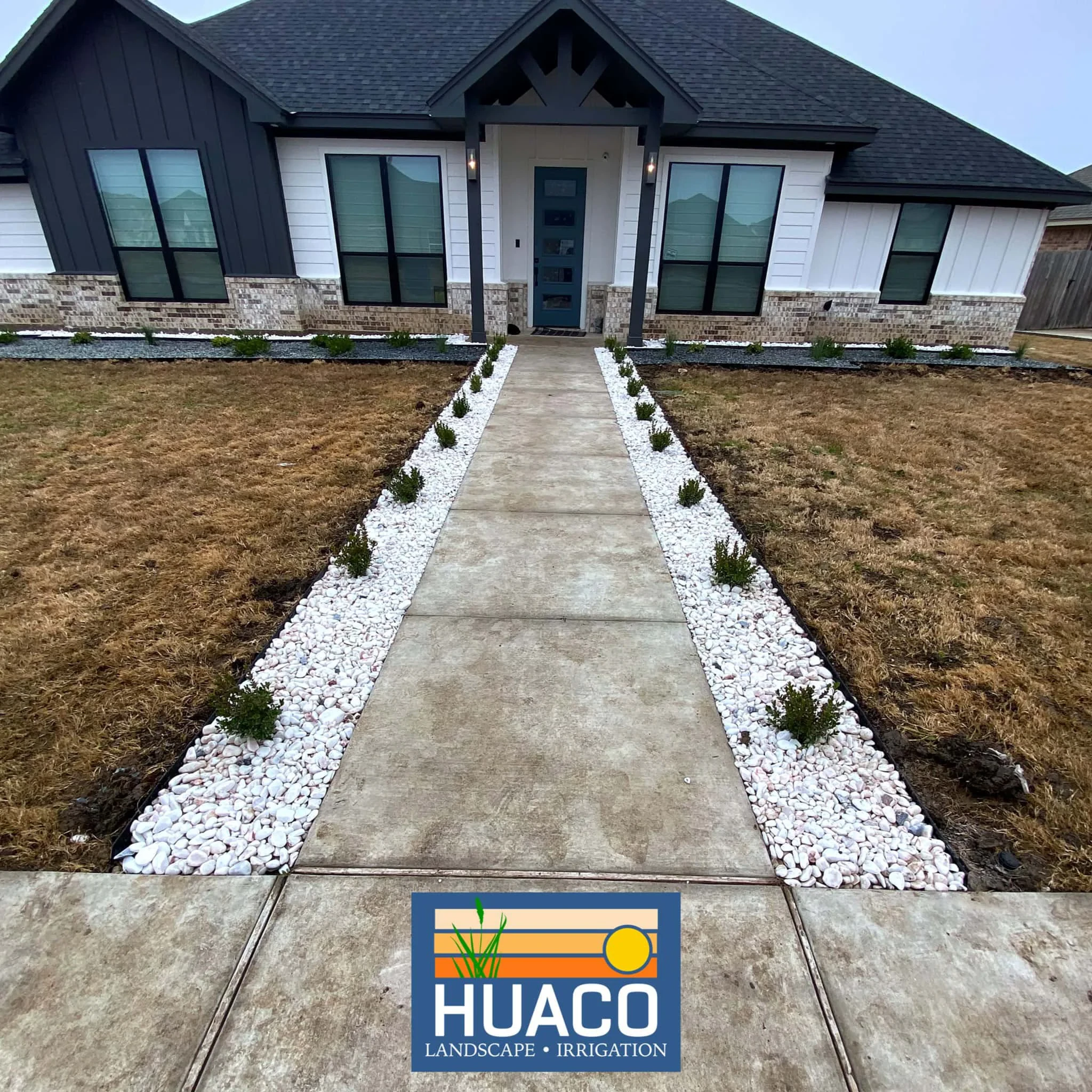 Modern House Landscaping Frontyard Mclennan County Texas